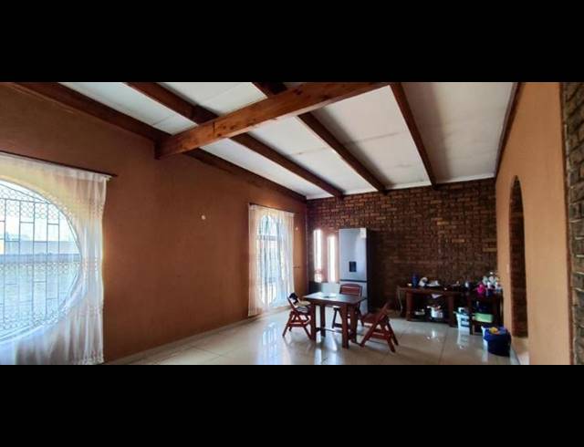4 BEDROOM HOUSE FOR SALE IN DALPARK EXT 1